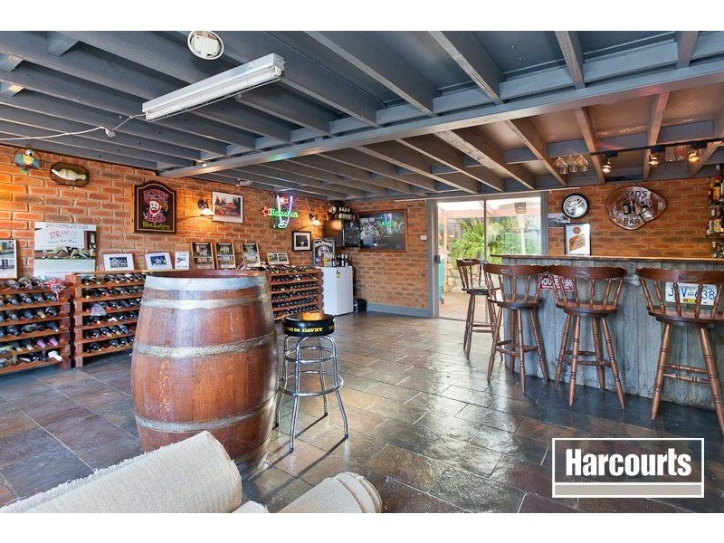 9 McInnes Court, Pakenham VIC 3810