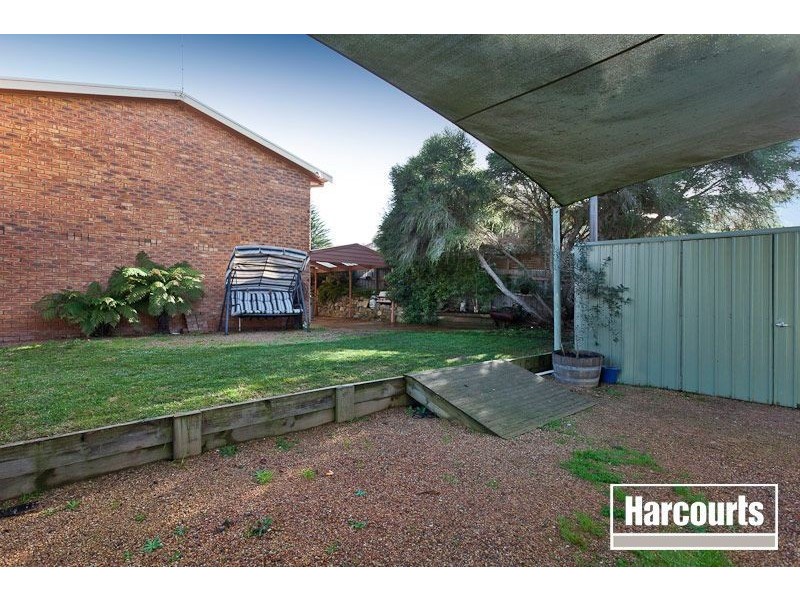 9 McInnes Court, Pakenham VIC 3810