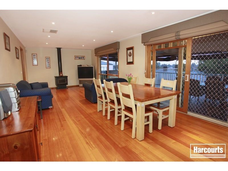 10 Settlers Hill Rise, Pakenham VIC 3810