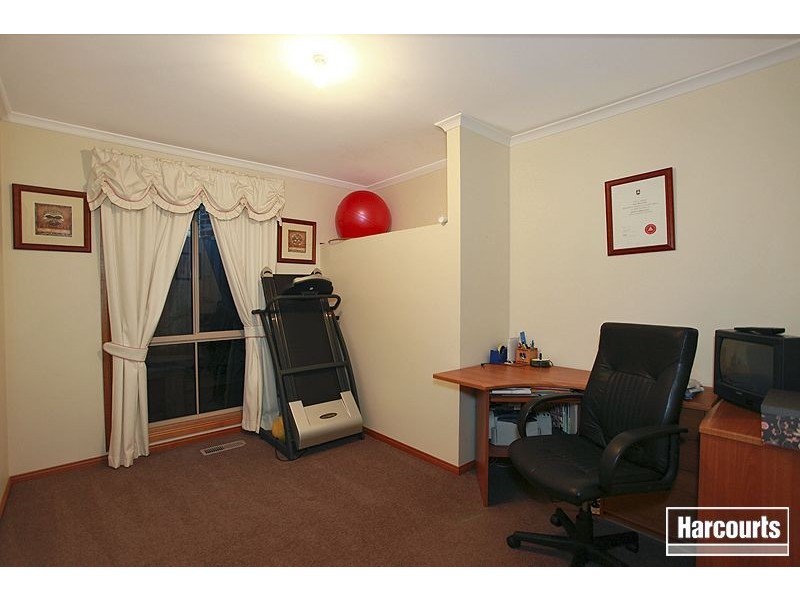 10 Settlers Hill Rise, Pakenham VIC 3810