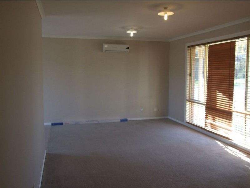 2 Silver Gum Drive, Pakenham VIC 3810