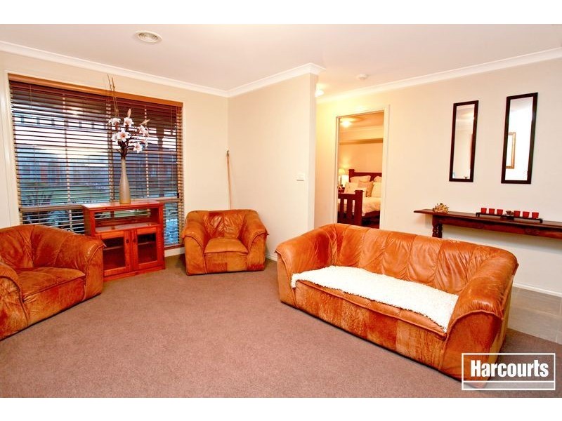 2 Streeton Court, Pakenham VIC 3810