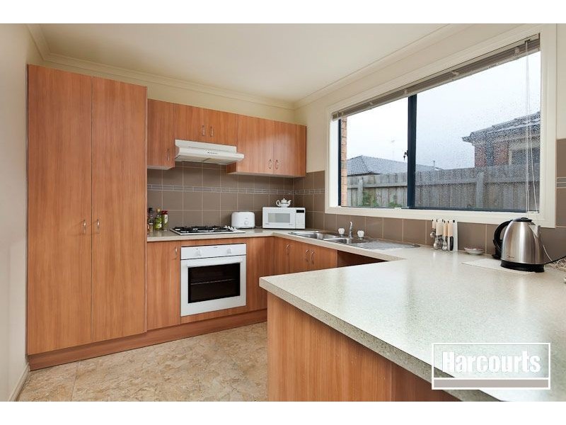 20 Wakenshaw Crescent, Pakenham VIC 3810