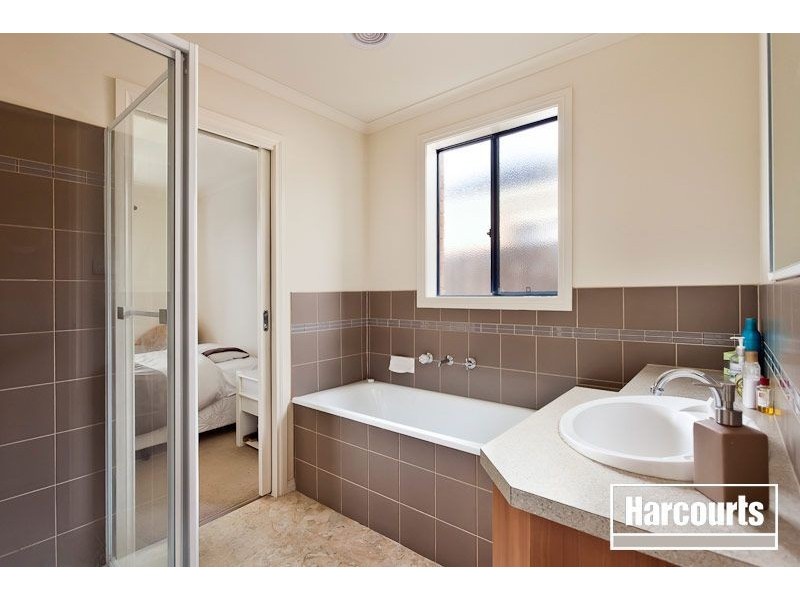 20 Wakenshaw Crescent, Pakenham VIC 3810