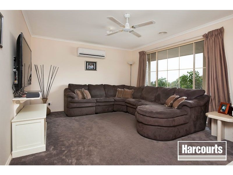 24 Ash Crescent, Pakenham VIC 3810