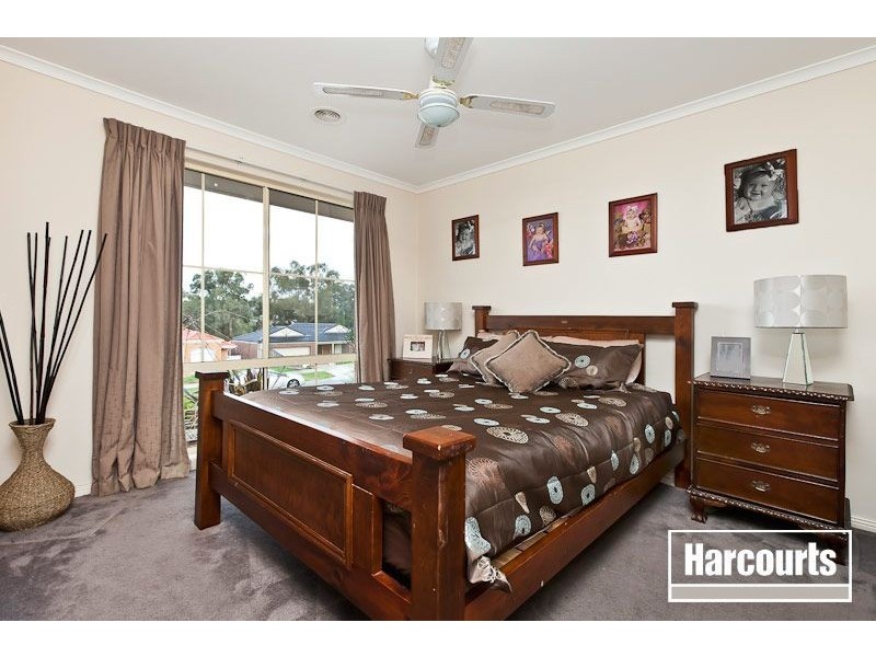 24 Ash Crescent, Pakenham VIC 3810