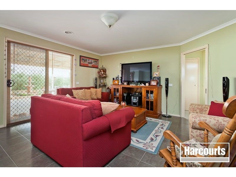 8 Lairds Rise, Garfield VIC 3814