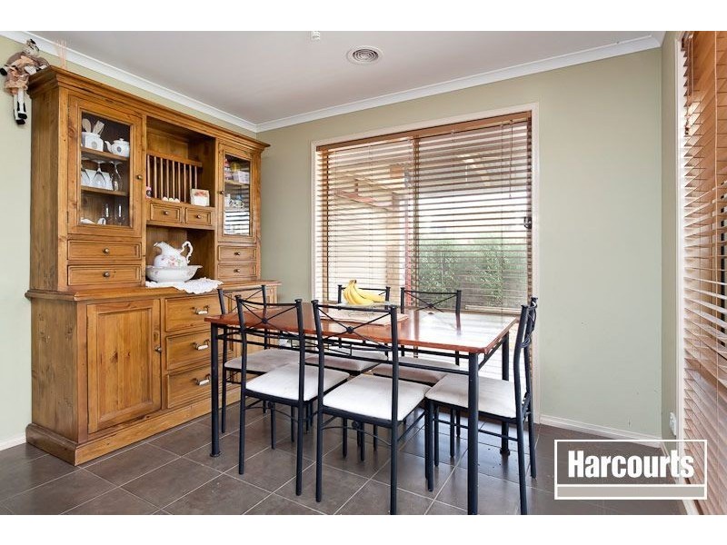 8 Lairds Rise, Garfield VIC 3814