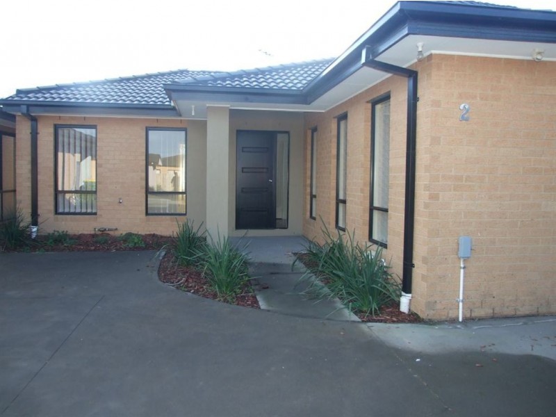 2/30 Grand Central Boulevard, Pakenham VIC 3810