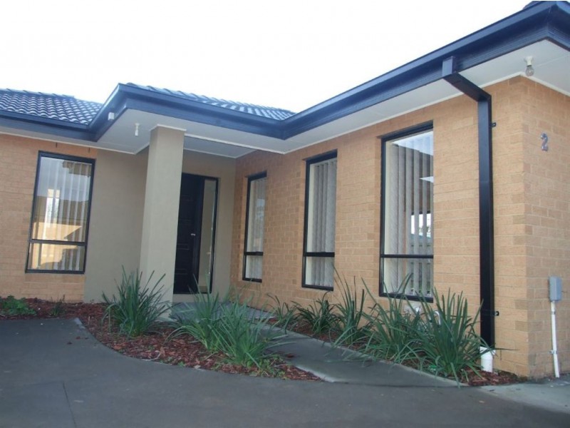 2/30 Grand Central Boulevard, Pakenham VIC 3810