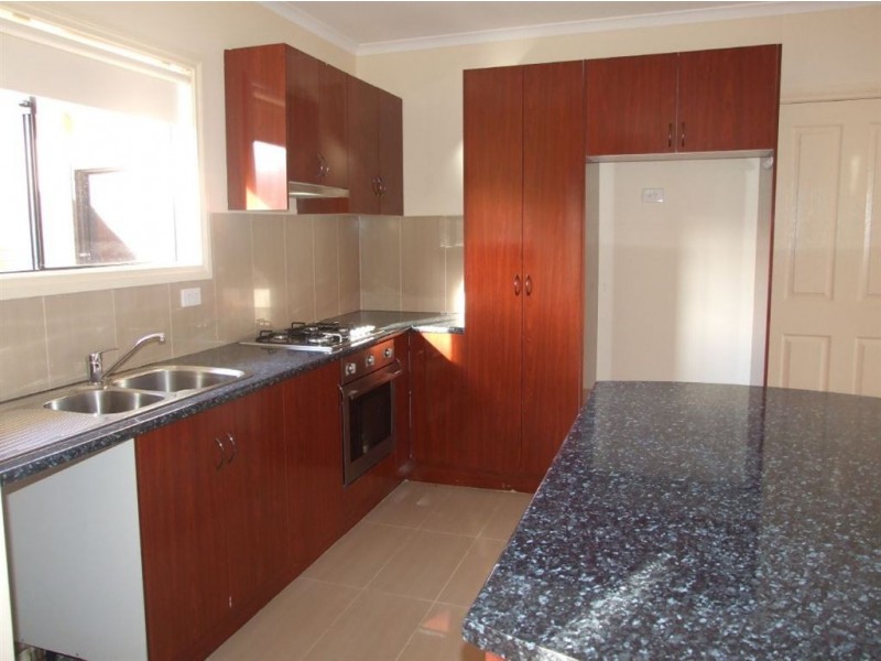 2/30 Grand Central Boulevard, Pakenham VIC 3810