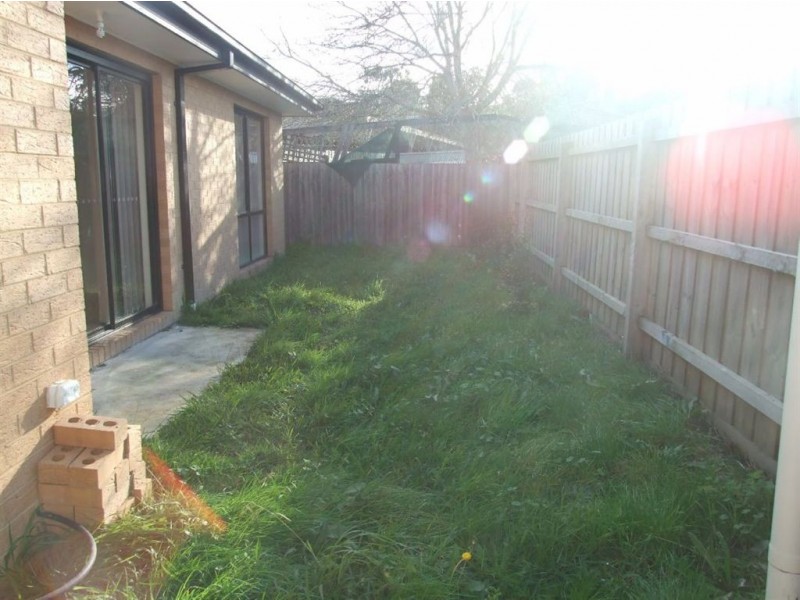 2/30 Grand Central Boulevard, Pakenham VIC 3810