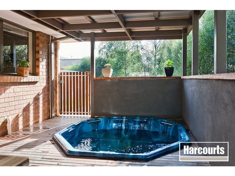 2 Funston Court, Pakenham VIC 3810