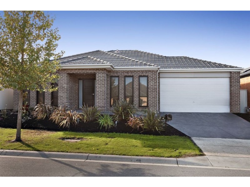 6 Goulburn Place, Pakenham VIC 3810
