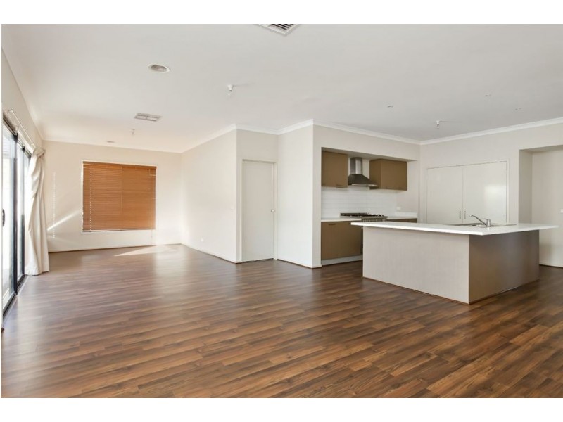 6 Goulburn Place, Pakenham VIC 3810