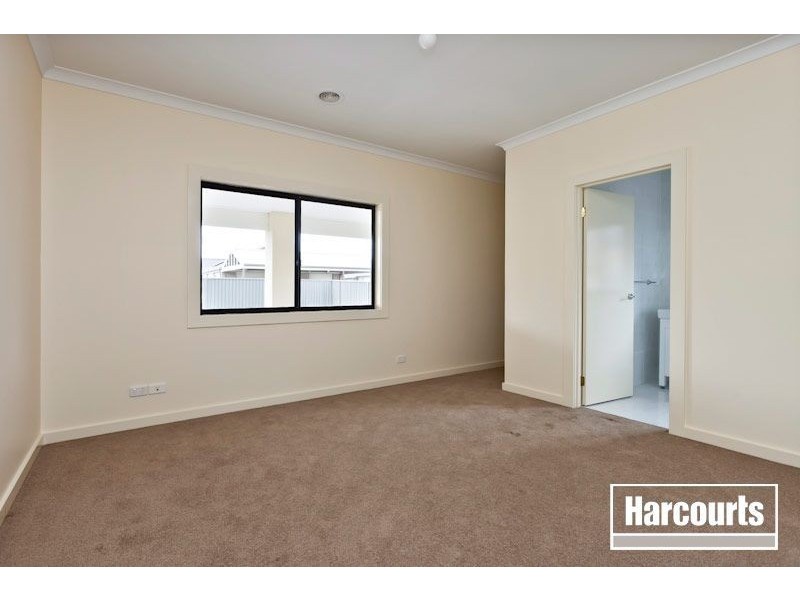 Lot 323 Griffith Mews, Pakenham VIC 3810