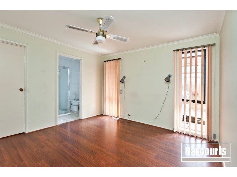 39 Kingston Avenue, Pakenham VIC 3810