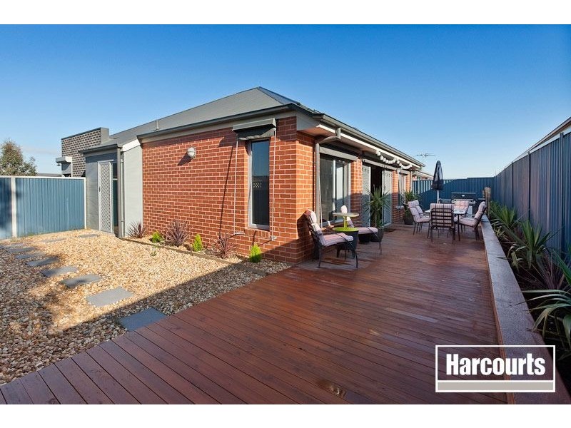 48 The Parkway, Pakenham VIC 3810