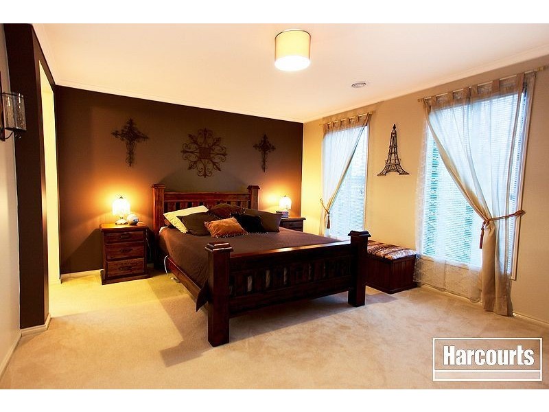 16 Hopkins Pass, Pakenham VIC 3810