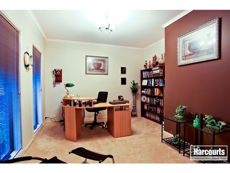 16 Hopkins Pass, Pakenham VIC 3810
