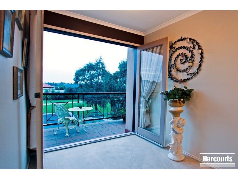 16 Hopkins Pass, Pakenham VIC 3810