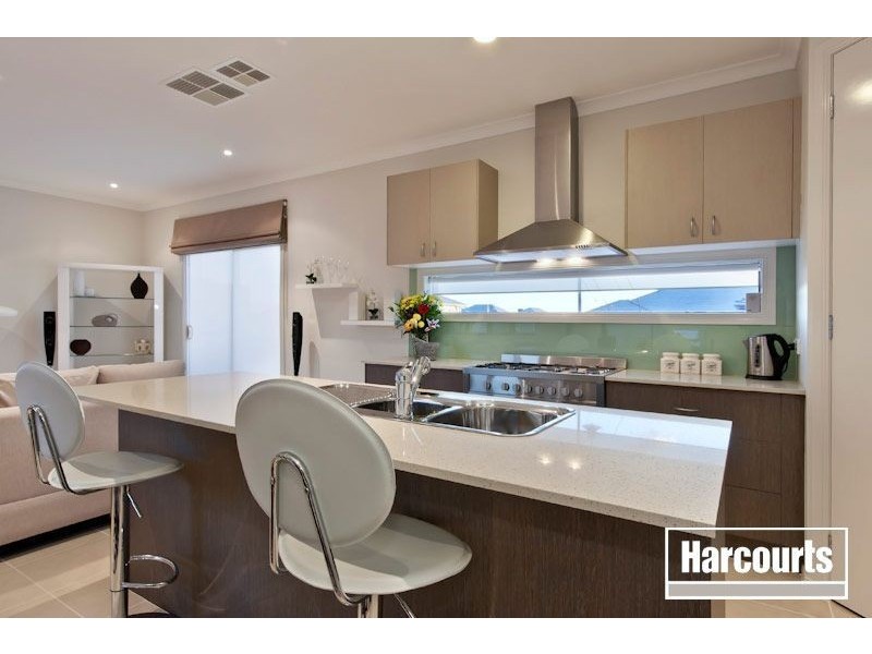 2 Albatross Drive, Pakenham VIC 3810