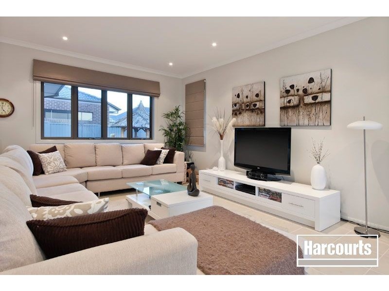 2 Albatross Drive, Pakenham VIC 3810