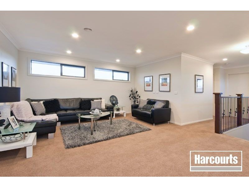 2 Albatross Drive, Pakenham VIC 3810