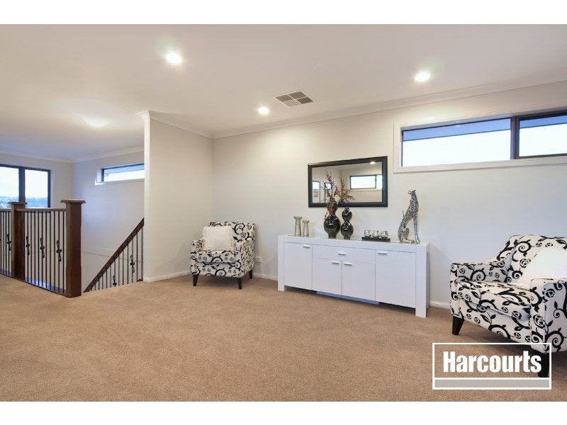 2 Albatross Drive, Pakenham VIC 3810