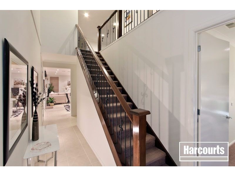 2 Albatross Drive, Pakenham VIC 3810