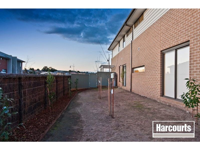 2 Albatross Drive, Pakenham VIC 3810
