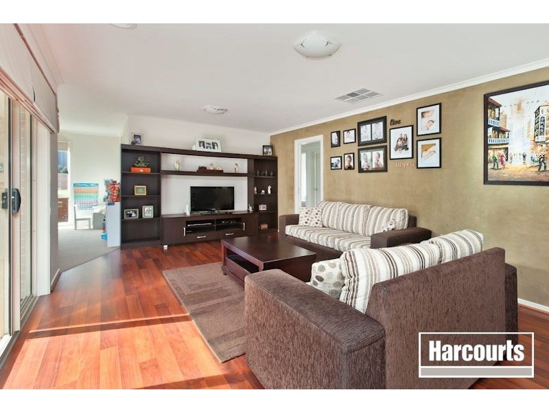 21 Lucerne Circuit, Pakenham VIC 3810