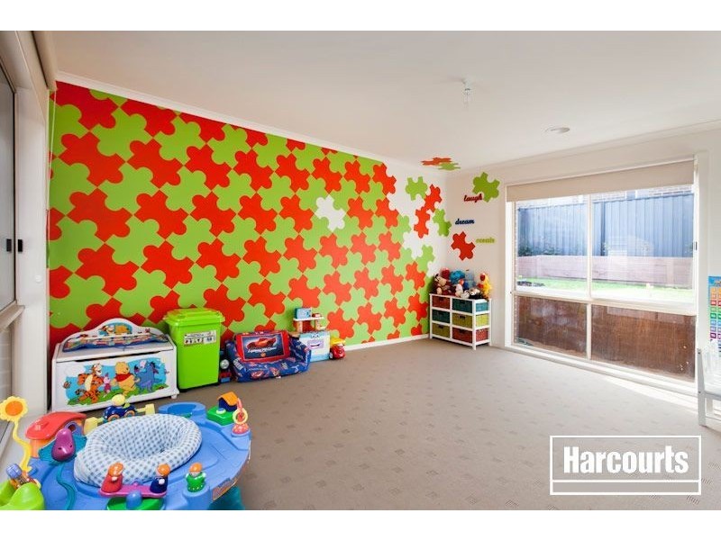 21 Lucerne Circuit, Pakenham VIC 3810