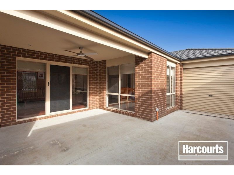 21 Lucerne Circuit, Pakenham VIC 3810