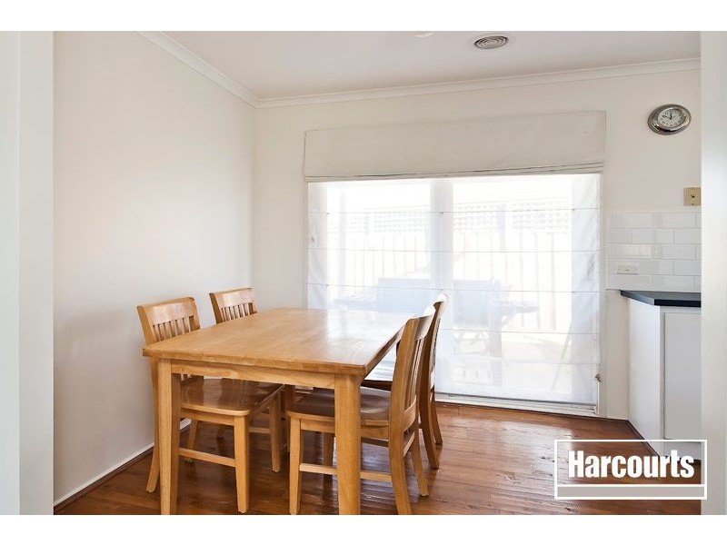 33 Cameron Way, Pakenham VIC 3810