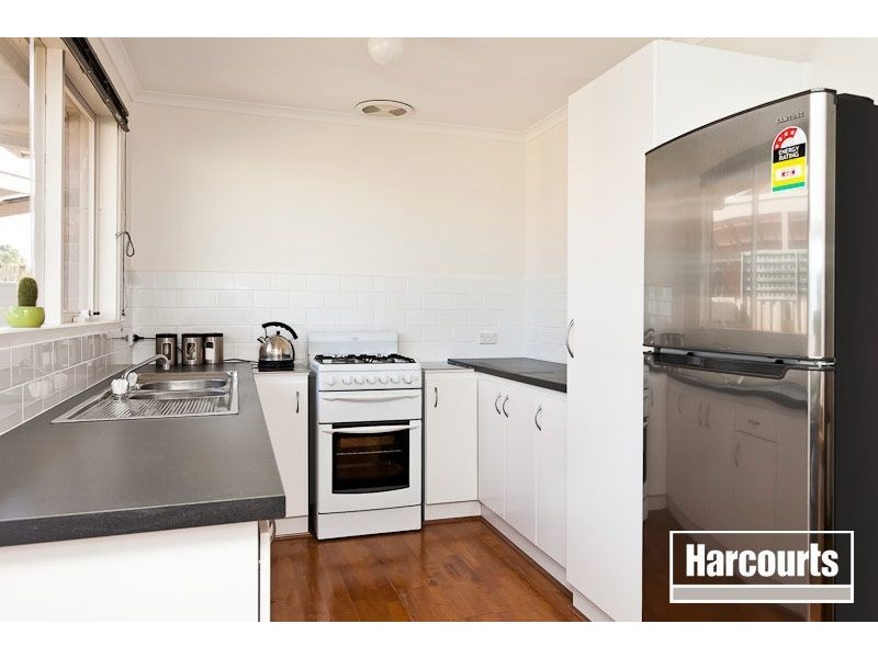 33 Cameron Way, Pakenham VIC 3810