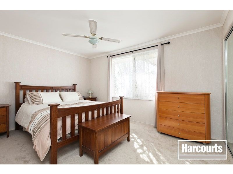 33 Cameron Way, Pakenham VIC 3810