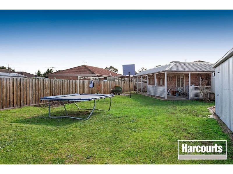 33 Cameron Way, Pakenham VIC 3810