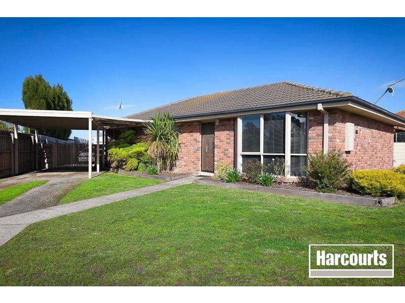 33 Cameron Way, Pakenham VIC 3810