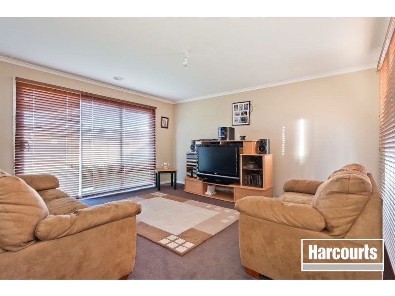 28 Walnut Way, Pakenham VIC 3810