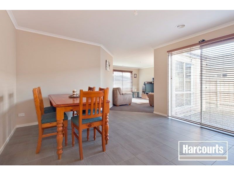 28 Walnut Way, Pakenham VIC 3810