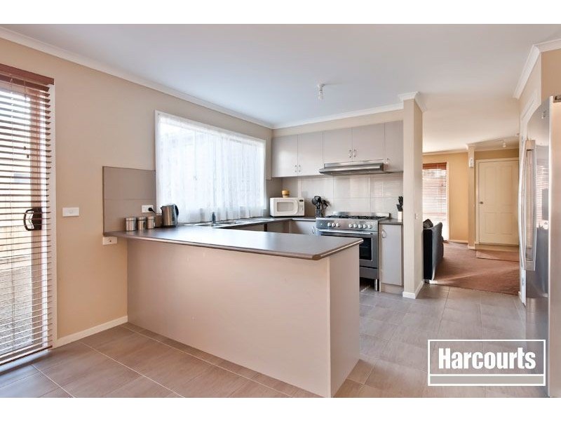 28 Walnut Way, Pakenham VIC 3810