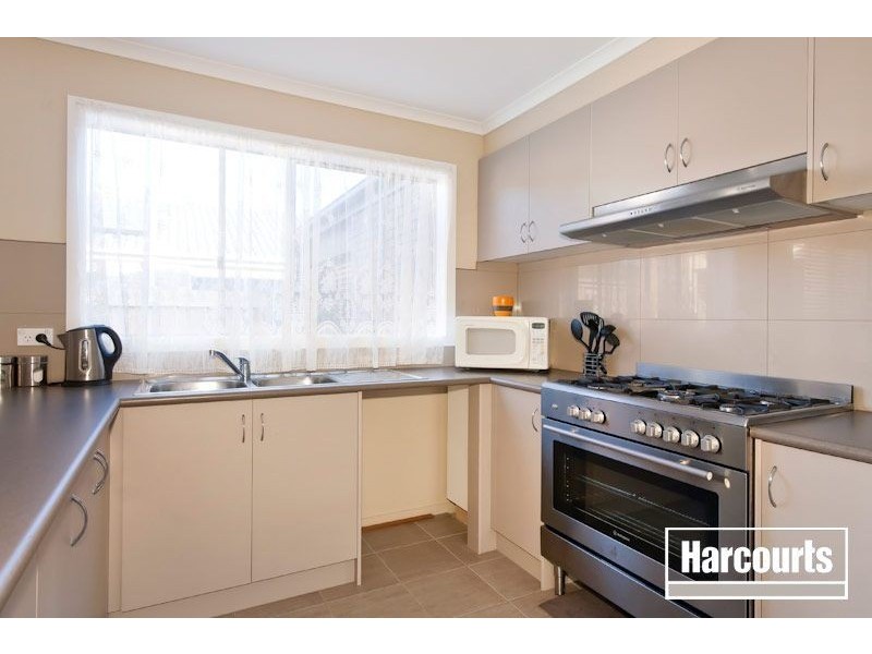 28 Walnut Way, Pakenham VIC 3810