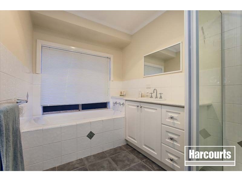 7 Wisteria Court, Pakenham VIC 3810