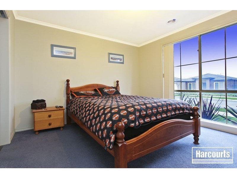 49 Sandalwood Drive, Pakenham VIC 3810