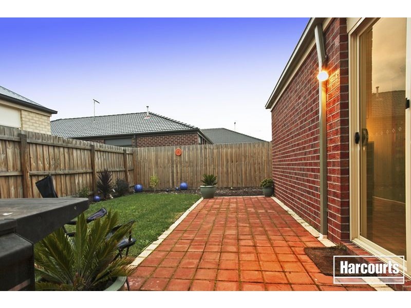 49 Sandalwood Drive, Pakenham VIC 3810