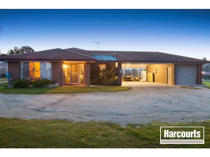 36 Thwaites Road, Pakenham VIC 3810