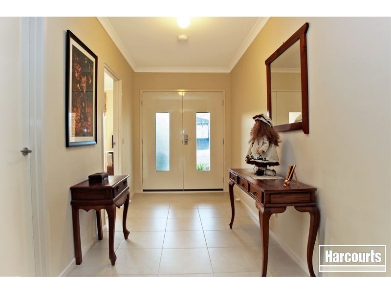 7 Adrian Drive, Pakenham VIC 3810