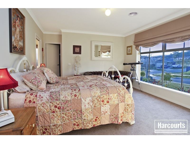 7 Adrian Drive, Pakenham VIC 3810