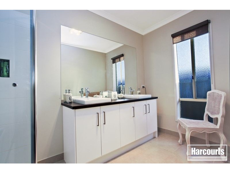 7 Adrian Drive, Pakenham VIC 3810